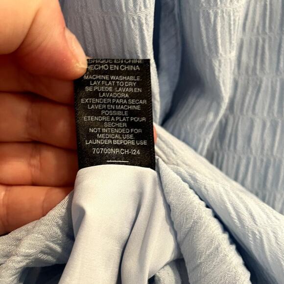 WAYF Size Medium M Light Blue Bubble Cropped Blouse - Picture 5 of 6